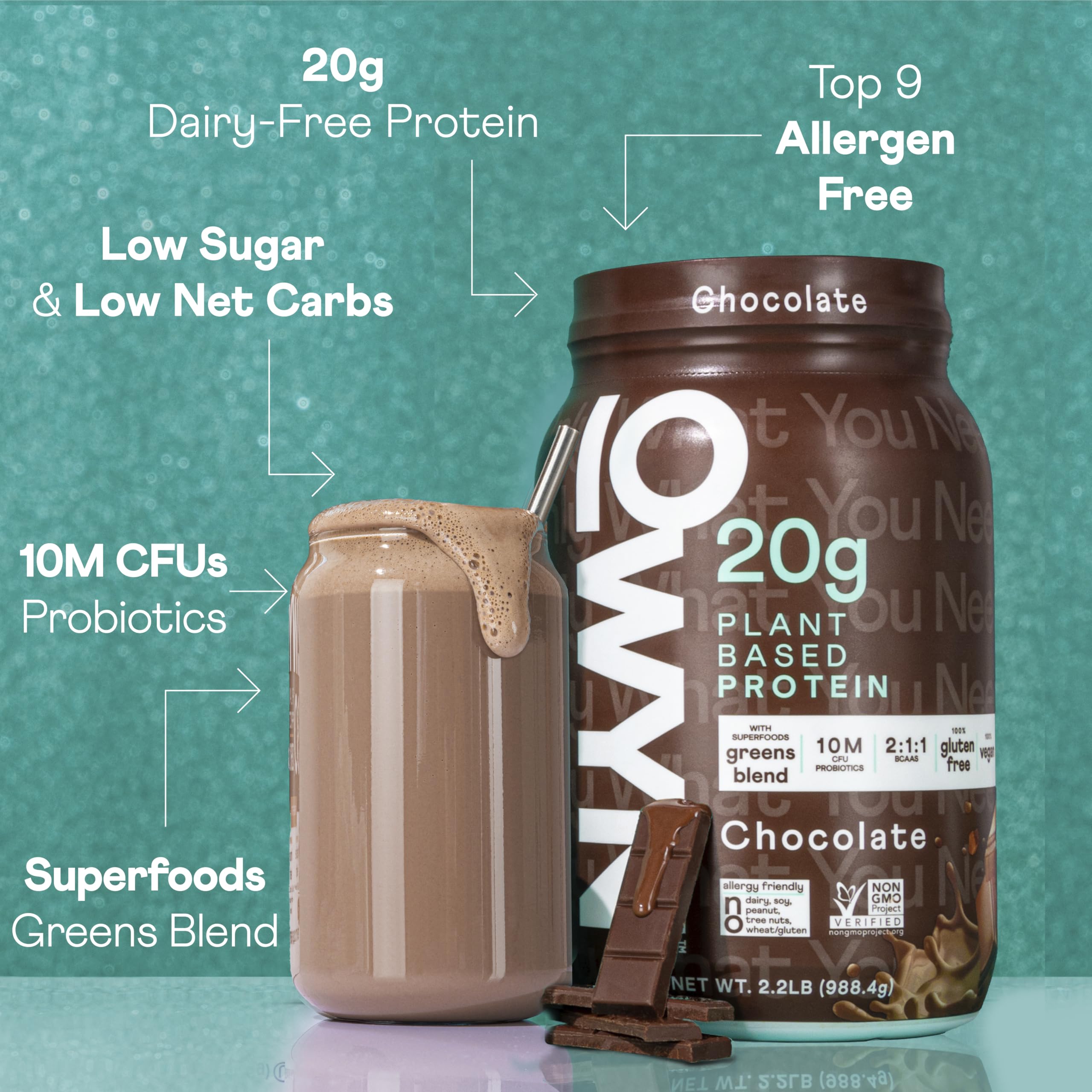 Batido preparado con OWYN chocolate servido en vaso saludable