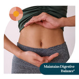 Pattern Wellness cápsulas en mano mostrando el tamaño real para dosificación