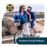 Comparación de tamaño con objetos cotidianos mostrando que Pattern Wellness es compacto