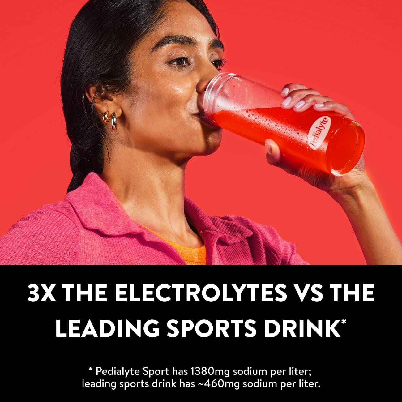 Cuchara con Pedialyte Sport polvo que ilustra textura y disolución rápida