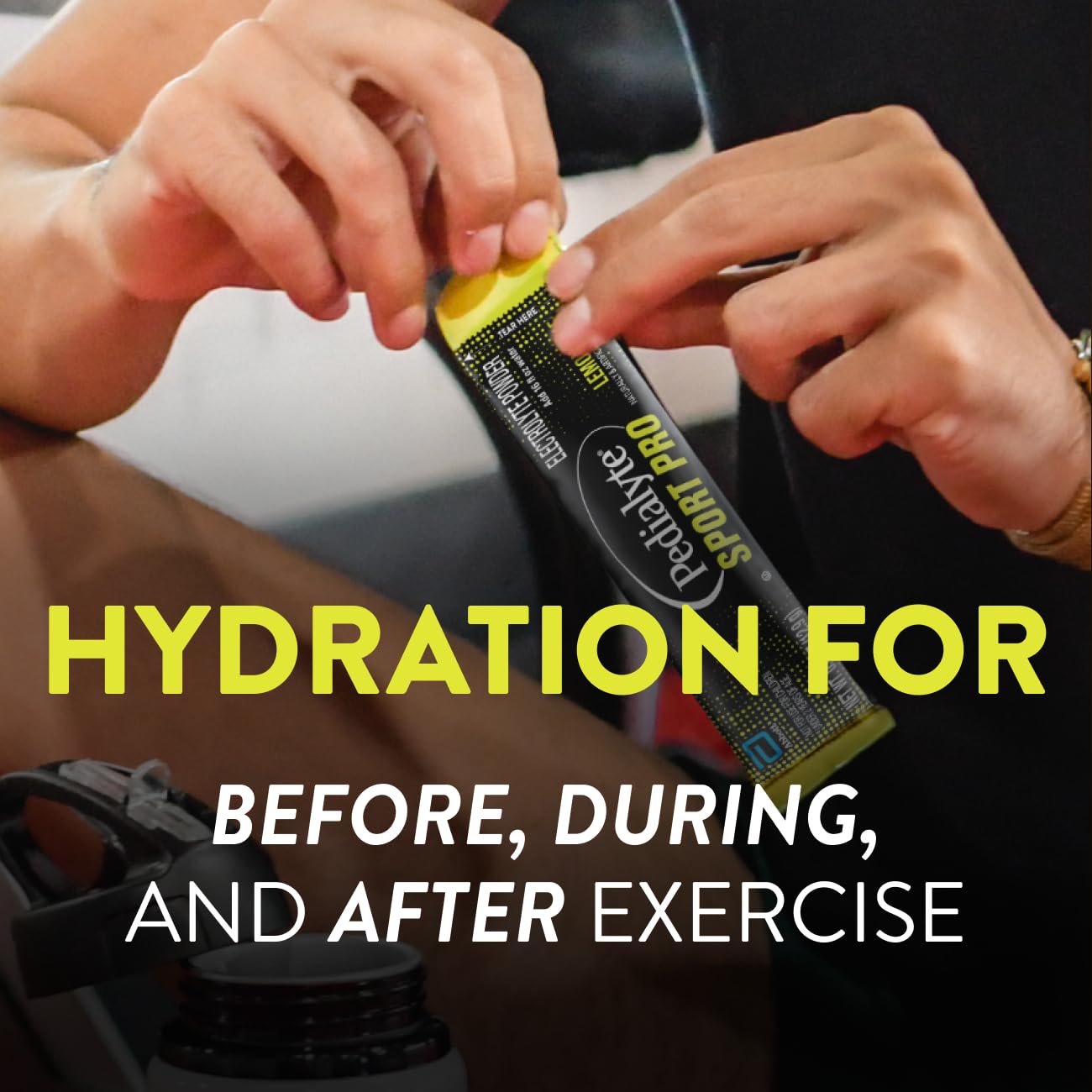 Pedialyte Sport Pro comparacion de tamaño del sobre en mano, portátil y práctico