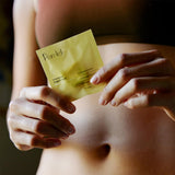 Perelel lifestyle: mujer preparando su rutina de bienestar preconcepcional