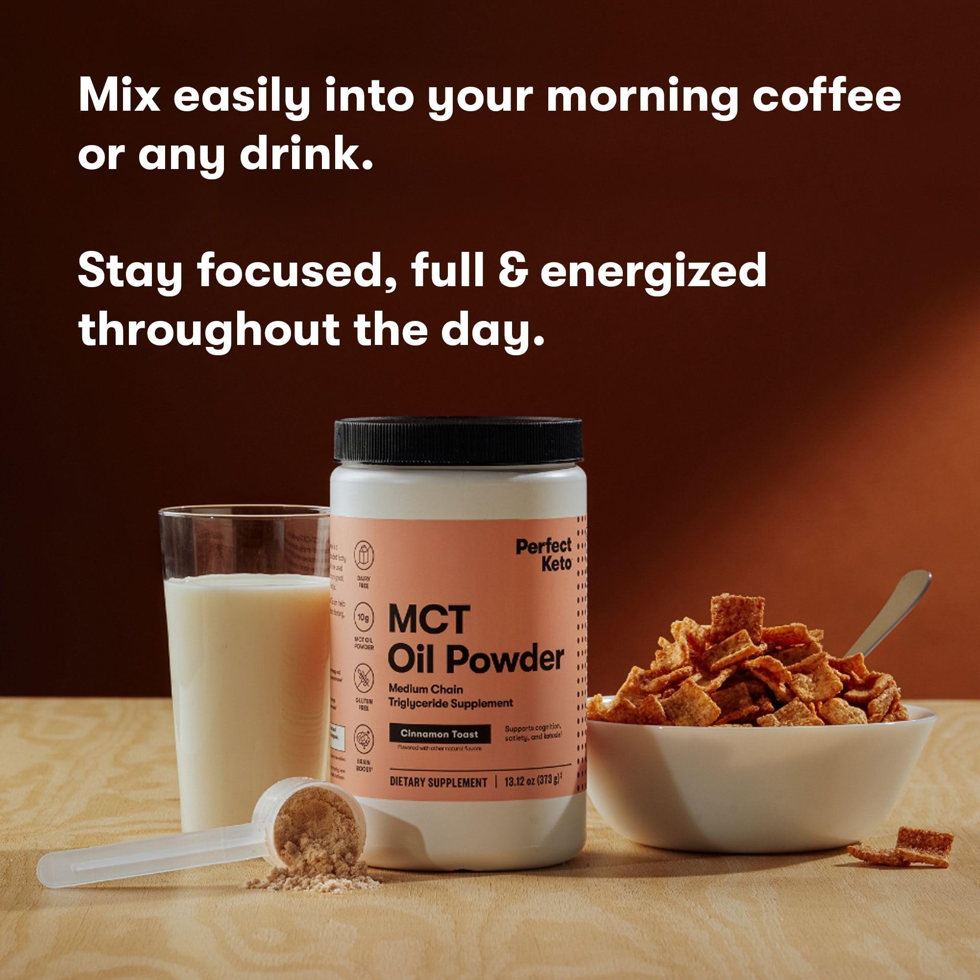 Perfect Keto polvo mezclado en café cremoso, aporta textura sin lácteos