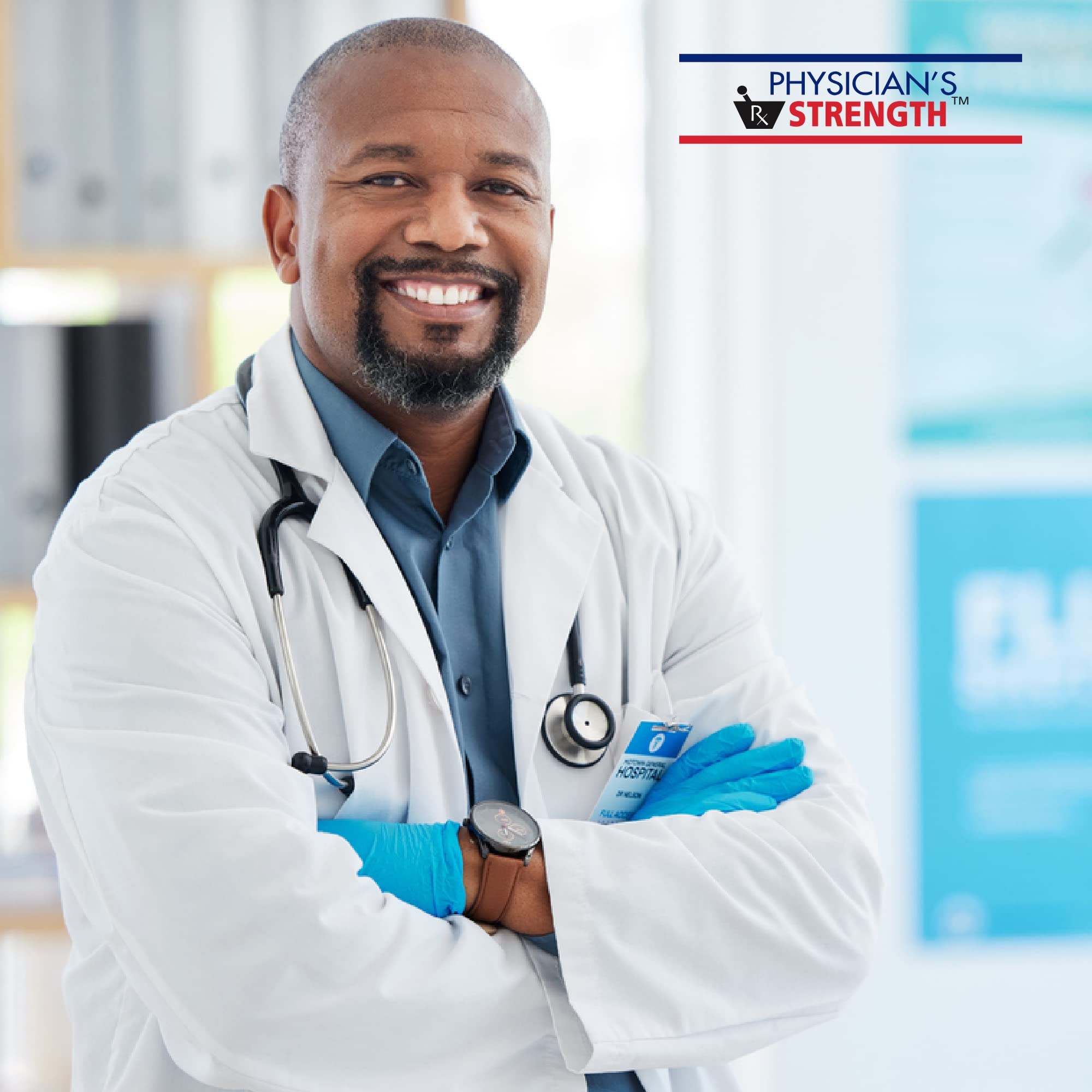 Physician's Strength envase en cocina con hierbas, sugiere uso natural cotidiano