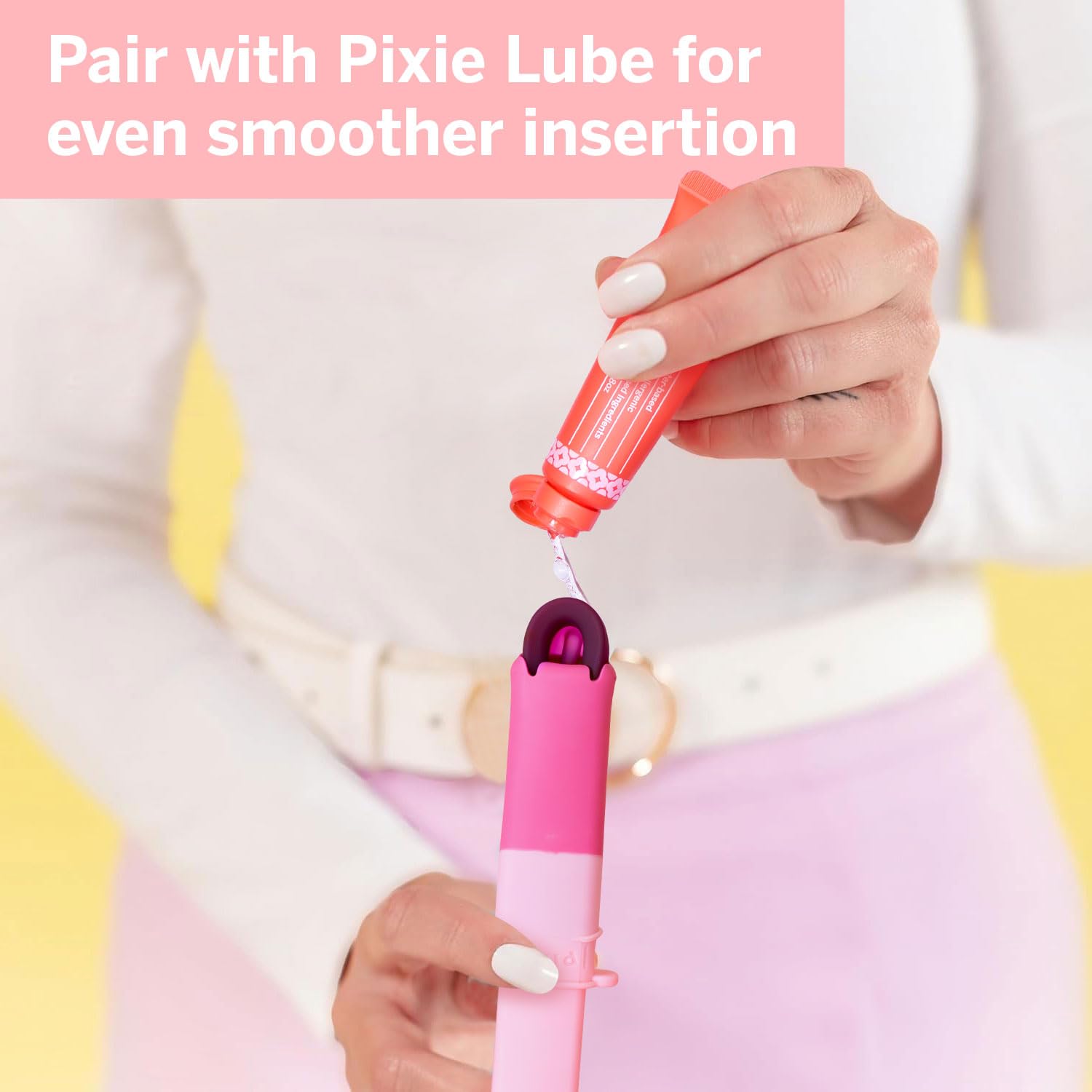 Pixie Cup aplicador bajo agua para mostrar limpieza rápida y segura