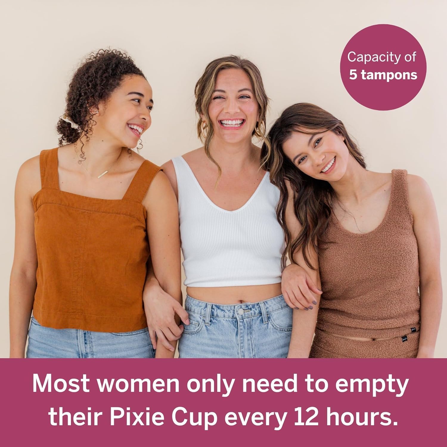 Comparación de tamaño de Pixie Cup junto a una mano para referencia de escala