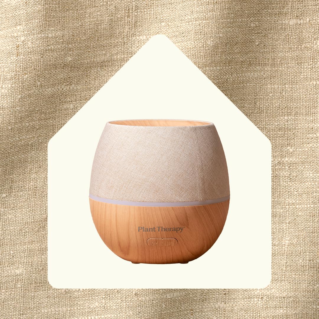 Plant Therapy base con acabado madera que añade aspecto natural al espacio