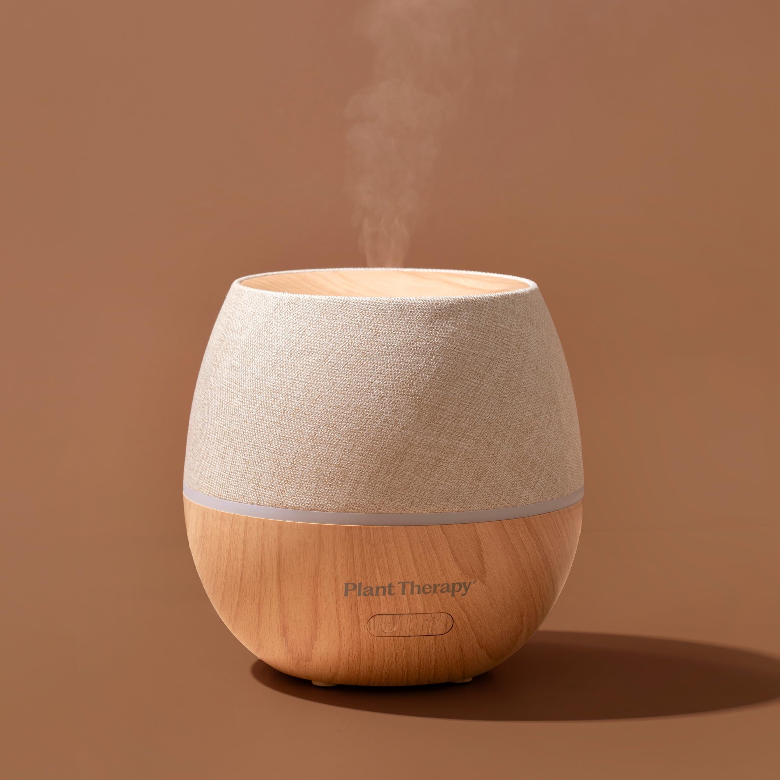 Plant Therapy difusor emitiendo niebla fina para aromatizar habitaciones