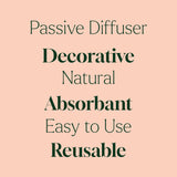 Plant Therapy difusor en mesita mostrando ambiente acogedor