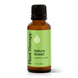 Plant Therapy frasco Nature Shield al frente mostrando diseño y tamaño práctico