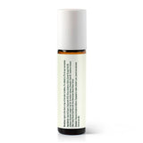 Plant Therapy roll-on en manos de padre integrándolo en rutina nocturna