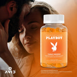 Avid Playboy frasco junto a taza en rutina matinal destacando conveniencia diaria