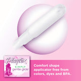 Playtex tampón en mano para apreciar tamaño y facilidad de transporte