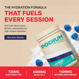 Vaso mezclado con Podium Nutrition Hydro + Salt azul, bebida refrescante para entrenamiento