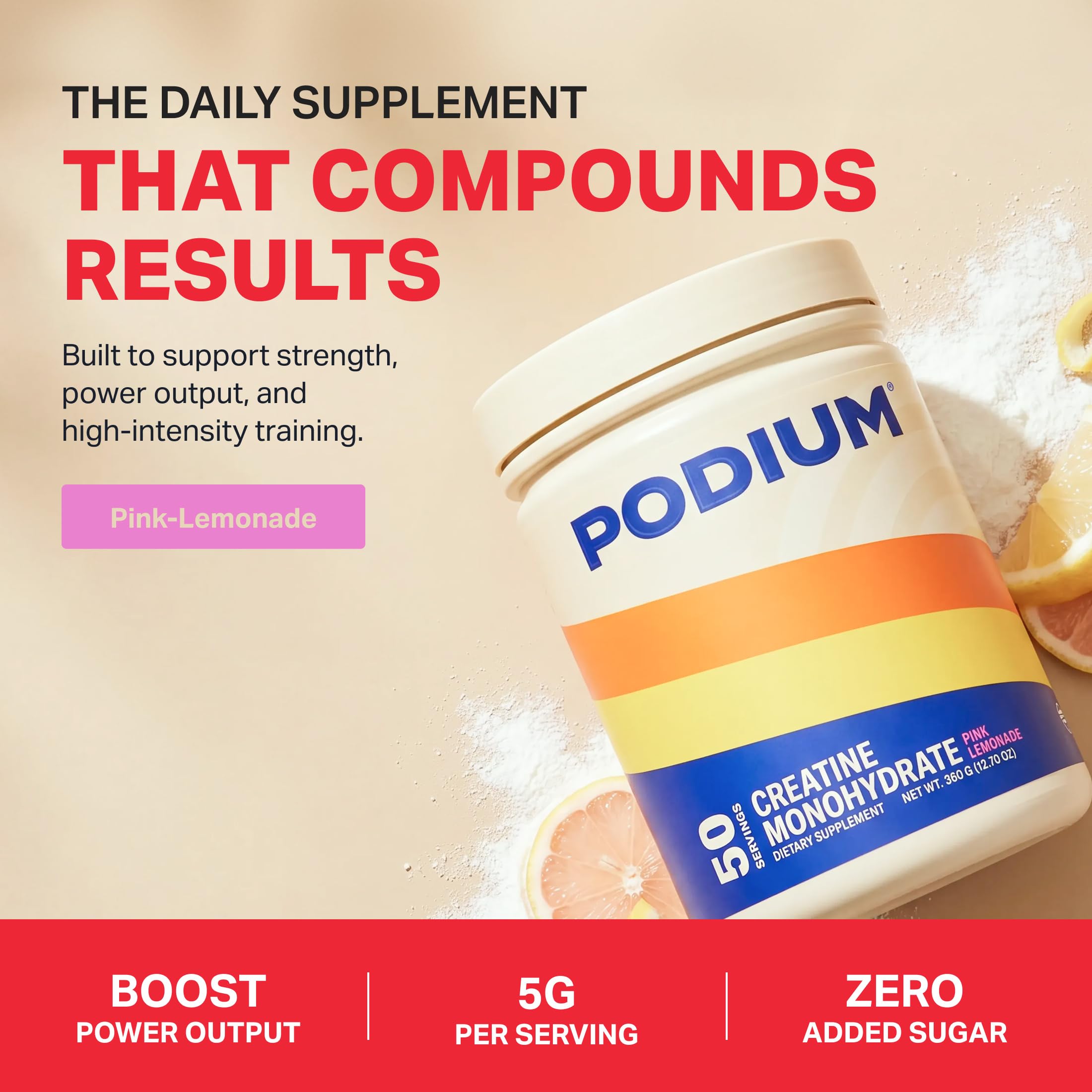 Vaso con mezcla rosa de Podium Nutrition siendo agitado para consumo inmediato