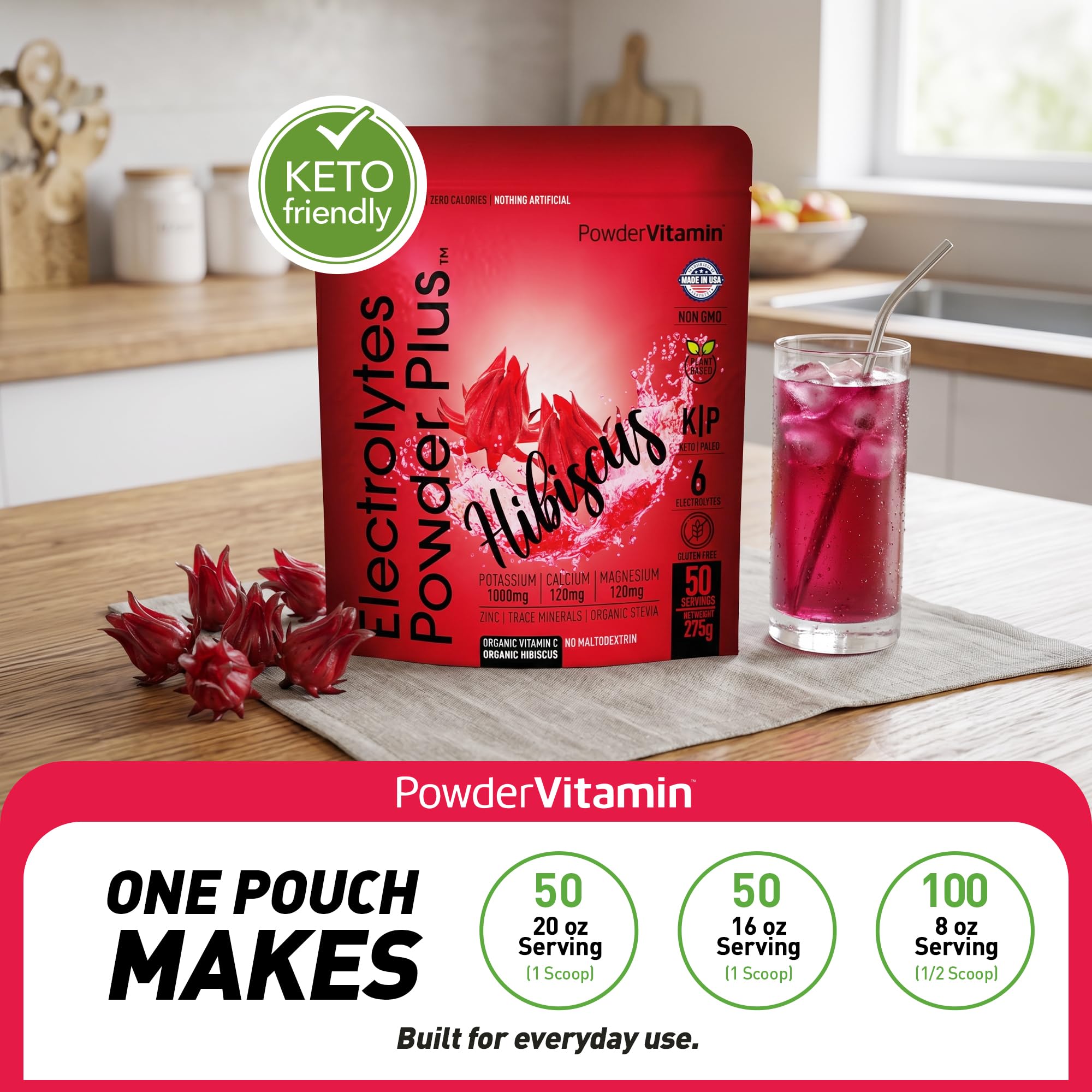Cuchara con porción PowderVitamin junto a frasco para comparar tamaño y dosis