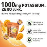 PowderVitamin bebiendo tras entrenamiento muestra recuperación e hidratación