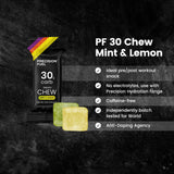 Atleta corriendo consumiendo PF30 Chew Precision Hydration para energía durante la carrera
