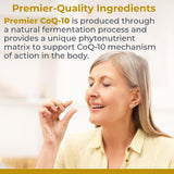Cápsula vegetal Premier Research Labs abierta mostrando contenido liposoluble