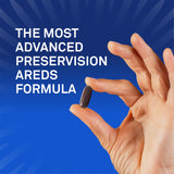 PreserVision softgels en mano para comparar tamaño y dosificación