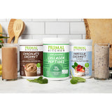 Primal Kitchen taza con bebida caliente destacando mezcla sin grumos