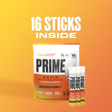 PRIME HYDRATION mano sosteniendo un stick antes de verter en agua, uso inmediato