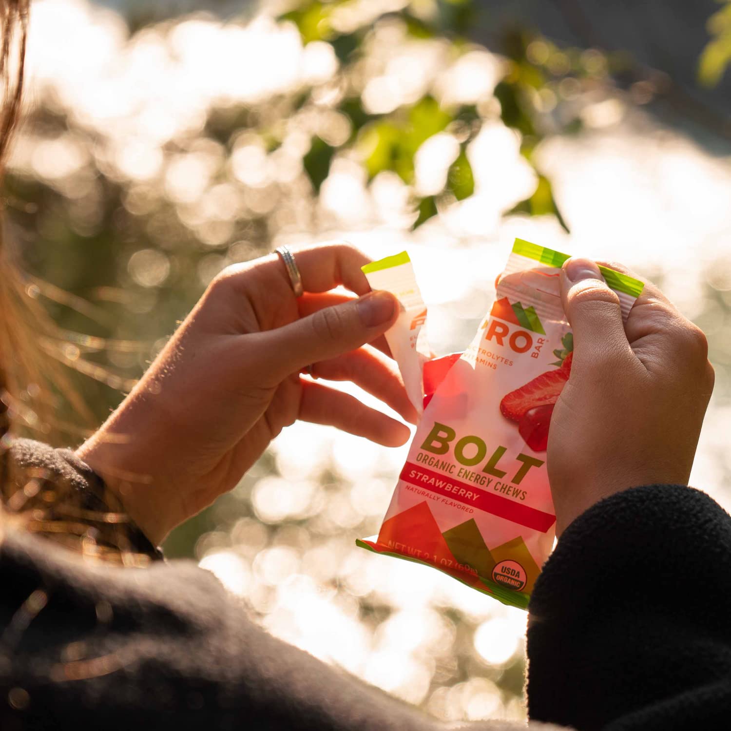 PROBAR gomitas siendo tomadas durante ciclismo para energía sostenida