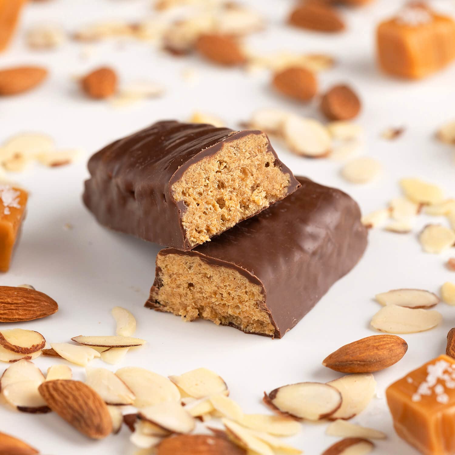 PROBAR primer plano del relleno caramelo con cobertura chocolate, atractivo visual