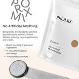 Escena en gimnasio con atleta usando ProMix creatina antes de entrenar