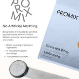 ProMix en shaker junto a equipo de gimnasio para soporte postentreno