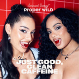 Escena lifestyle con Proper Wild en mochila destacando conveniencia diaria