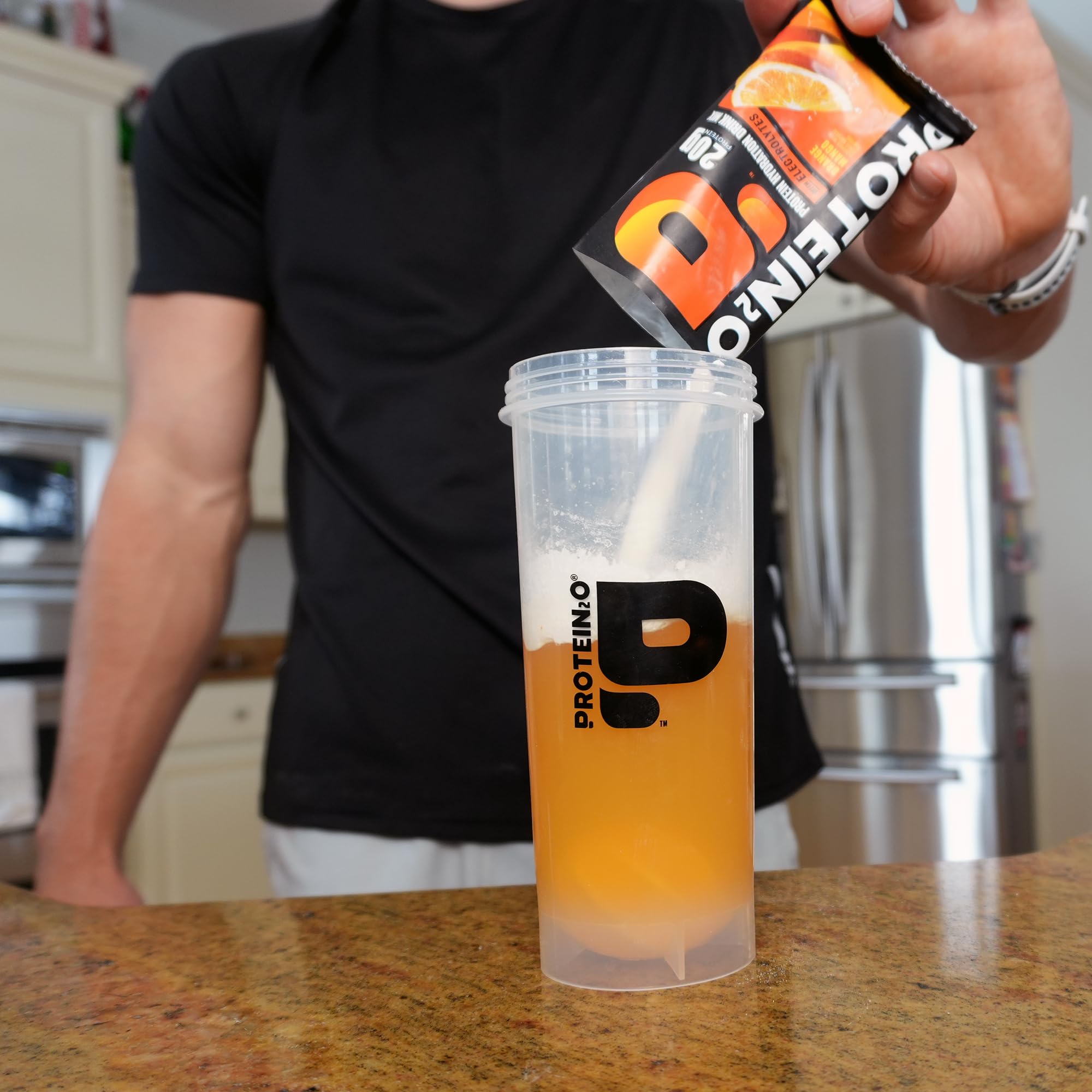 Protein2o en shaker demostrando preparación fácil y portátil