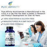 Pure Affinity cápsulas sobre mesa en uso matutino para energía