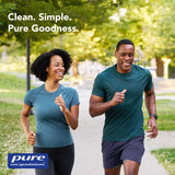 Producto en ambiente natural con ingredientes sutiles alrededor, Pure Encapsulations sugiere pureza y calidad