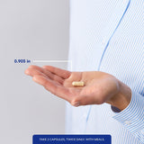 Envase junto a una mano para comparar tamaño y cantidad de cápsulas Pure Encapsulations