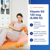 Pure Encapsulations cápsulas en mano para comparar tamaño y dosificación
