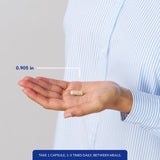 Pure Encapsulations comparación de tamaño con mano para referencia de dosificación