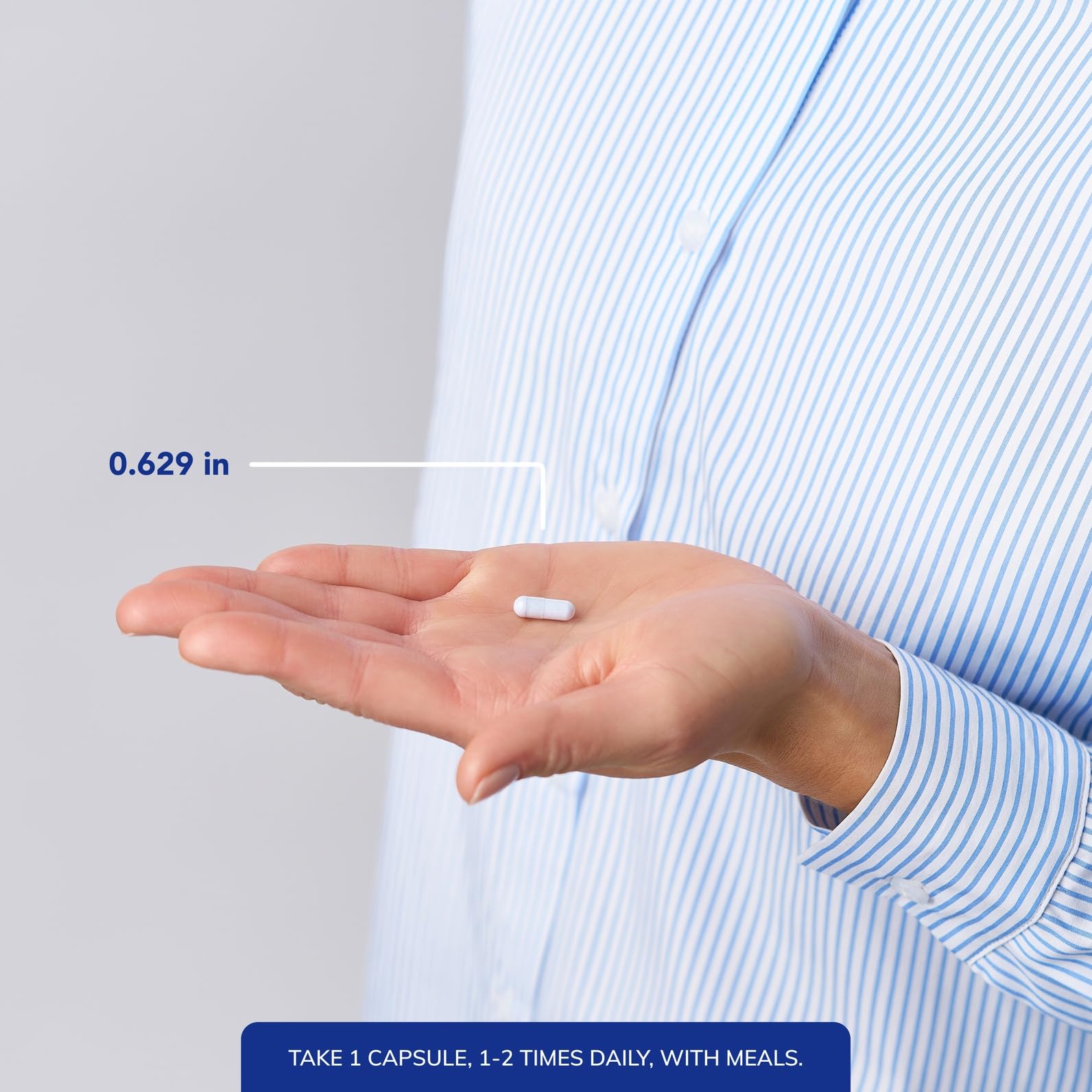 Pure Encapsulations cápsula en mano que ilustra la dosificación práctica