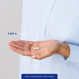 Pure Encapsulations cápsulas en mano para mostrar tamaño y dosis conveniente