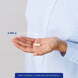 Pure Encapsulations bote en mano para comparar escala y cantidad de cápsulas