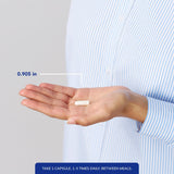 Pure Encapsulations cápsula en mano para comparar escala y facilidad de ingestión