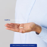Pure Encapsulations Peptic‑Care cápsula en mano para visualizar dosificación práctica
