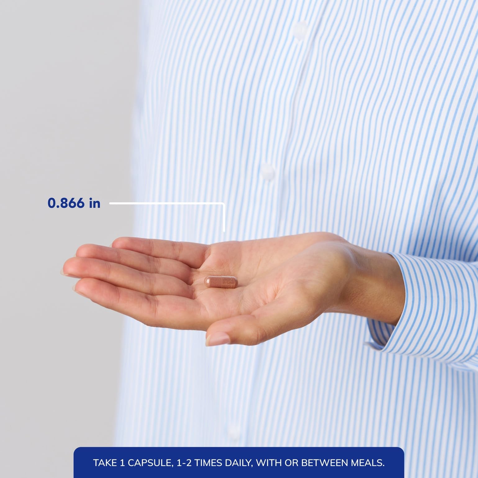 Pure Encapsulations botella en mano para comparar escala y cantidad de 120 cápsulas