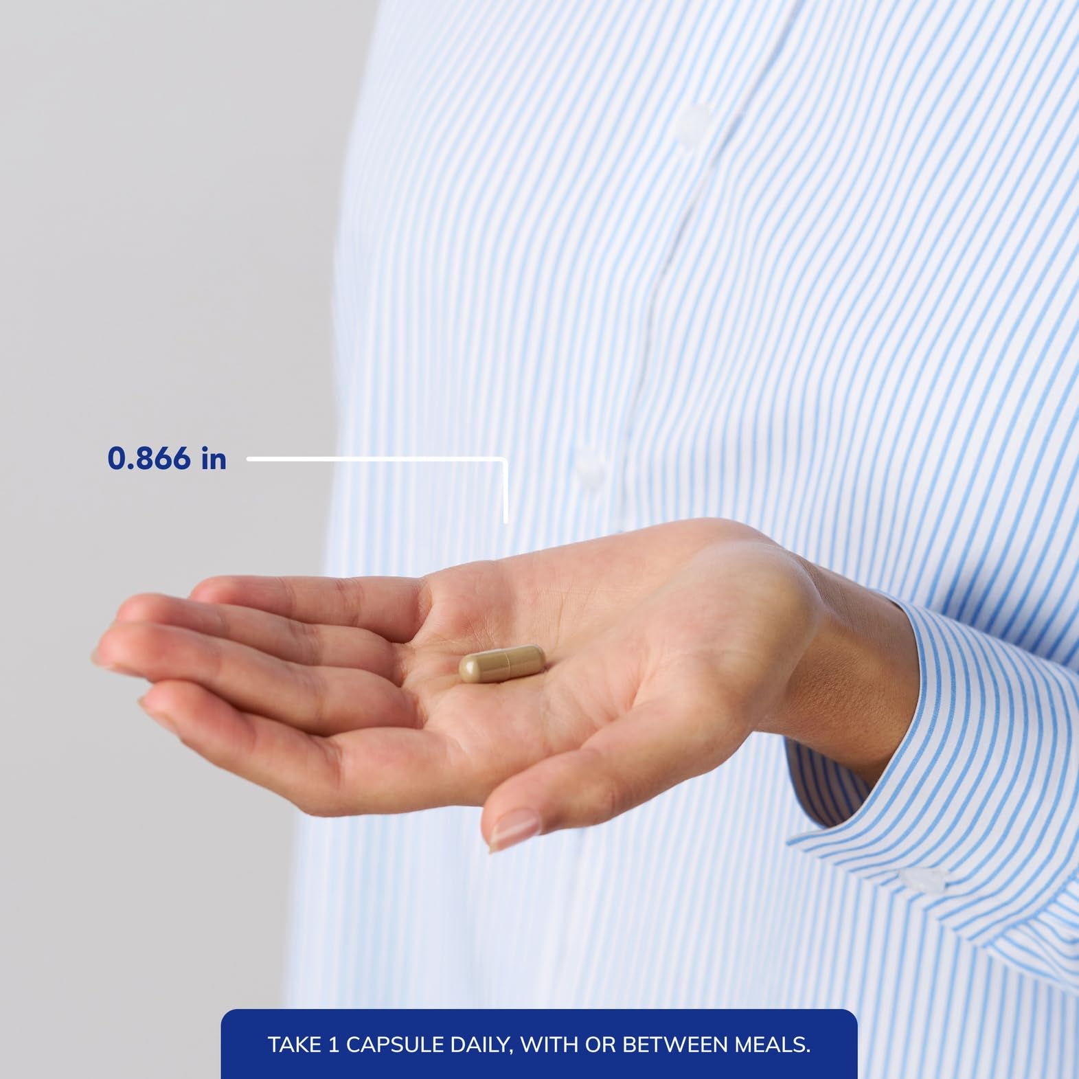 Pure Encapsulations producto en mano para comparar tamaño y porción