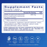 Pure Encapsulations cápsula en mano para visualizar tamaño y facilidad de uso
