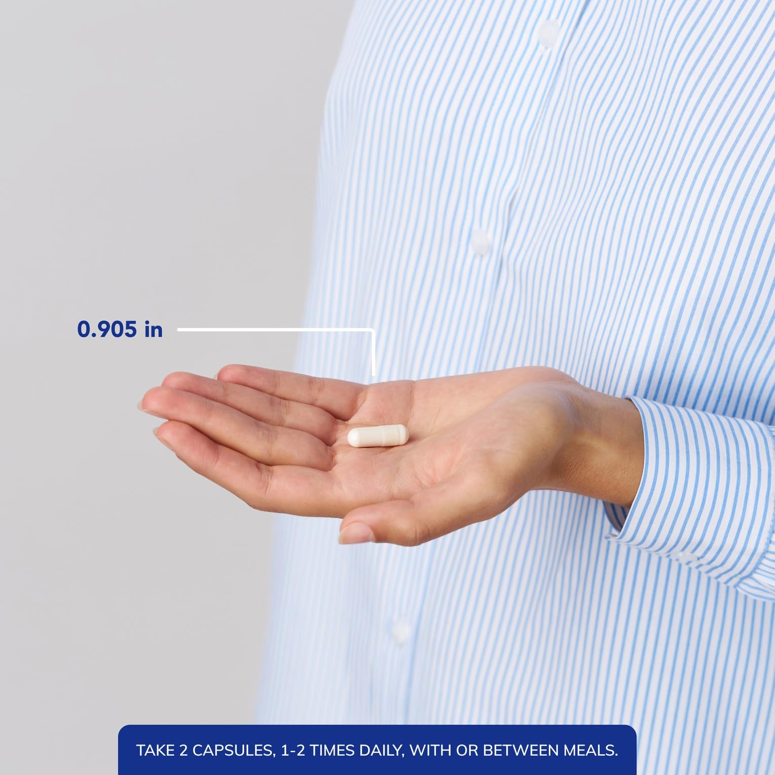 Pure Encapsulations cápsulas junto a regla para comparar tamaño y dosificación
