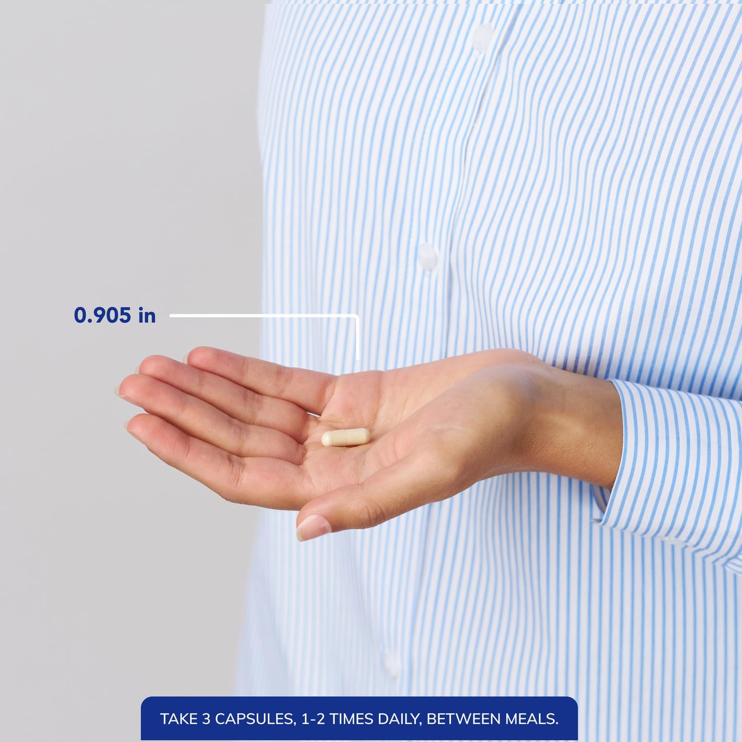 Pure Encapsulations frasco junto a objetos para apreciar tamaño y cantidad