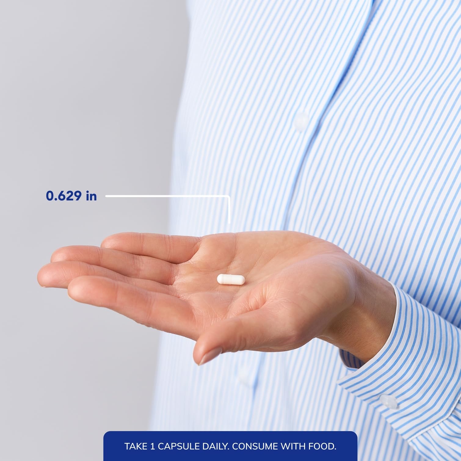 Pure Encapsulations cápsula en mano para comparar escala y dosificación