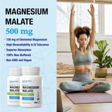 Puregen Labs mano sosteniendo una cápsula para indicar tamaño práctico