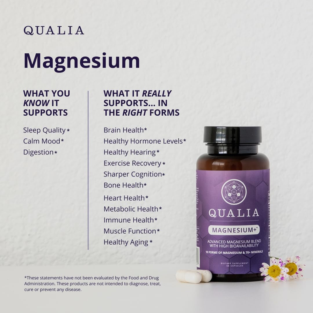 Qualia Life Sciences toma de suplemento en mano para uso diario